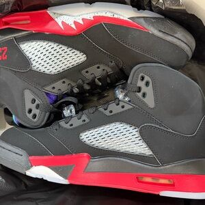 Jordan 5 top 3s Black and Red Sneakers with White Accents size 9.5m